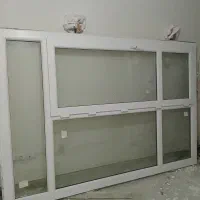 یک درب یو پی وی سی فوری فروشی.