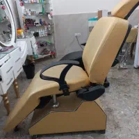 صندلی اصلاح و میکاپ آرایشگاه