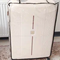 چمدان نشکن و حرفه ای تراواگو