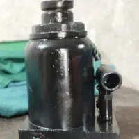 جک روغنی ۵۰ تن ژاپنی در حد نو
