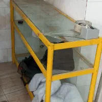 ویترین مغازه سالم