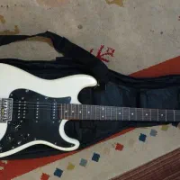 فروش فوری گیتار الکتریک|گیتار، بیس، امپلیفایر|بندرعباس, |دیوار