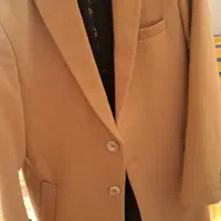 پالتو|لباس|آباده, |دیوار