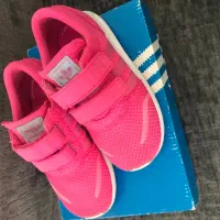 کتونی آدیداس اصل سالم و راحت سایز۲۶ کفی داخل15سانت