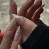 تخفیف کاشت ناخن ۴۵۰ ژلیش ۲۰۰ به مدت یه دو روز