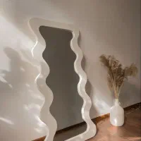 آینه قدی ایستاده