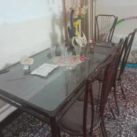 میز ناهارخوری همراه با صندلی