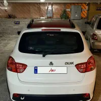 کوییک R سفید قرمز ۱۴۰۰