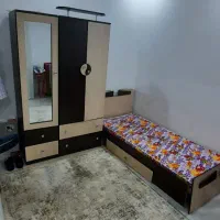 تخت و کمد