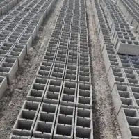 بلوکه سیمانی دیواری ۴۰ در ۲۰ ‌پر سیمان آب خورده