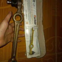 طبق پراید و چراغ خطر
