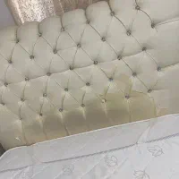 تخت چستر چرم 120|تخت و سرویس خواب|شیراز, شیشه‌گری|دیوار