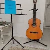 گیتار آدور در حد نو و درجه یک