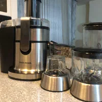 کاملا نو داخل جعبه1800w|آبمیوه‌گیر و آب‌مرکبات‌گیر|تهران, پونک|دیوار