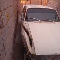 یک دستگاه سواری پیکان مدل81