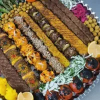 کمک آشپز ماهر و با سابقه و سالن کار
