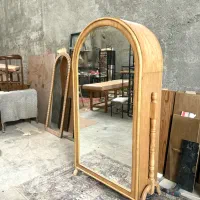 جاکفشی بزرگ و جادار چوبی با اینه