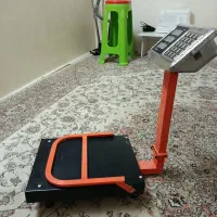 ترازو|ابزارآلات|تاکستان, |دیوار