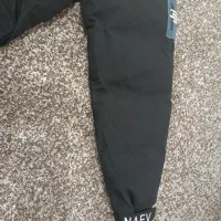 کاپشن|لباس|خورموج, |دیوار