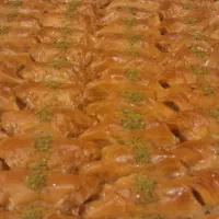 استخدام نیروی متخصص تولید یا کمک کار تولید باقلوا|استخدام خدمات فروشگاه و رستوران|تهران, شهرآرا|دیوار