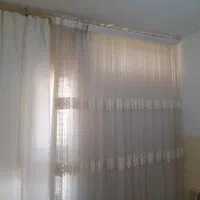 پرده پذیرایی ۳ متری همراه با آستر و چوب پرده