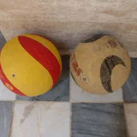 دو عدد توپ فوتبال