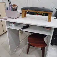لوازم کاشت ناخن میز استند زیر دستی سوهان