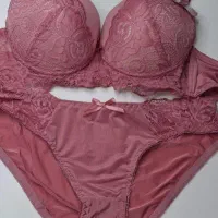 لباس زنانه|لباس|رشت, توشیبا|دیوار