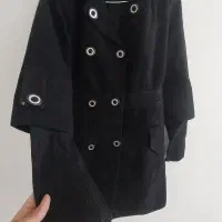 دوعدد پالتو درحدنو|لباس|رباط‌کریم, رباط‌کریم|دیوار