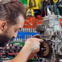 نیازمند تعمیرکار حرفه ای موتور جنب فروشگاه یدکی