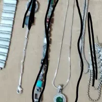 پلاک وزنجیر نقره گم کردم