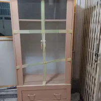 بوفه چوبی سه طبقه با دو تا کشو در پایین