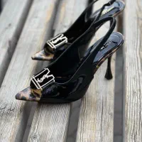 نیروی کار در تولیدی کفش زنانه