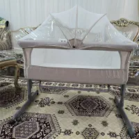 تخت کنار مادری فیکشن