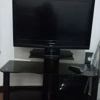 تلویزیون همراه با زیر تلویزیونی