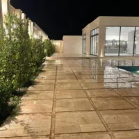 اپارتمان-با-حیاط-اختصاصی-نزدیک-وکیل-اباد