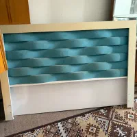 تعدادی وسایل چوبی و صندلی اصلاح