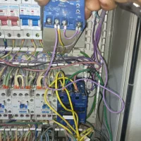 تعمیرکار برقکار تابلو برق صنعتی ساختمان موتور کولر