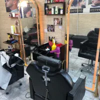 آرایشگر ماهر آقا درآمد50