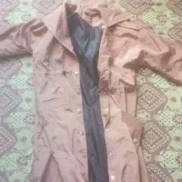 یک عدد بارانی|لباس|قروه, |دیوار