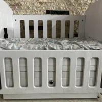 تخت کنار مادر