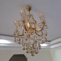 یک عدد لوستر ۵ شاخه تمام کریستال و پرده دو مکانیزم