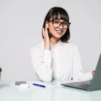 استخدام منشی خانم با روابط عمومی بالا