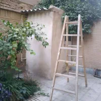 نردبان چوبی نقاش ساختمان