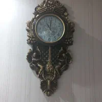 ساعت دیواری سالم وتمیز شیک