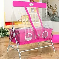 گهواره و تخت کنار مادر