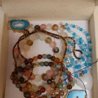 سنگهای نیمه قیمتی برای ساخت دستبند هدیه روز زن