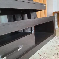 میز تلویزیون، محکم و سالم (چرخ‌دار)