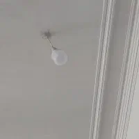 خانم جهت انجام امور منزل