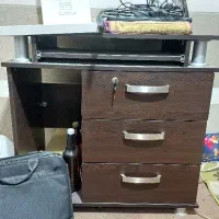 میز کامپیوتر جمع و جور